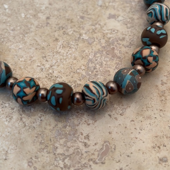 2 Beaded Necklaces - Picture 4 of 7